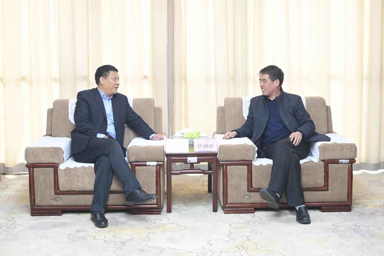 榆林市横山区副区长杨培祥一行到访集团公司1.jpg