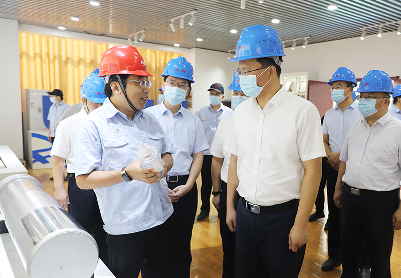 2020-08-24许勇一行到海纳科技参观指导(1).jpg