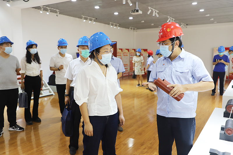 2021-8-26济宁市高端装备产业集群指挥部工作专班到海纳科技调研“助企攀登”工作（2）.JPG
