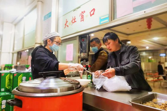 金桥煤矿全力打造“暖心食堂”