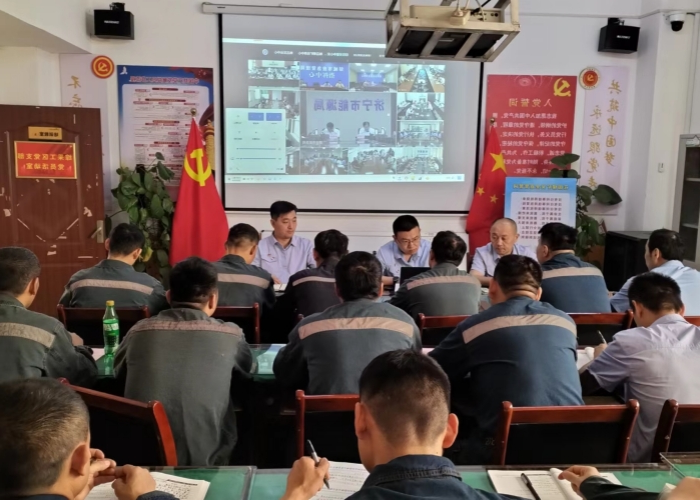 曹先敏到综采工区_副本.jpg